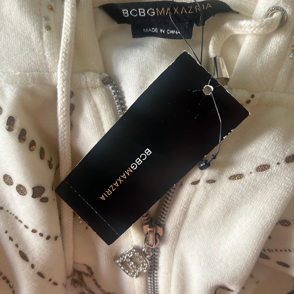 BCBGMAXAZRIA Cream Hoodie with Gold Accents